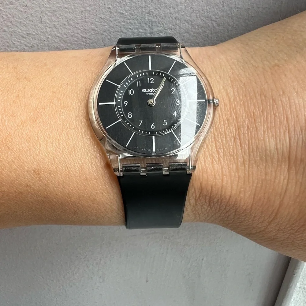 UNISEX water resistant slim watch IN BOX